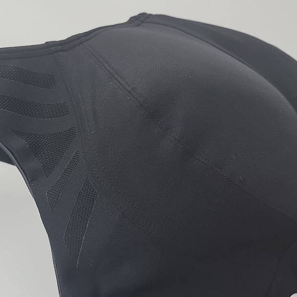 Livi Active Black Supportive Bra with Adjustable Straps NWOT - Picture 4 of 15